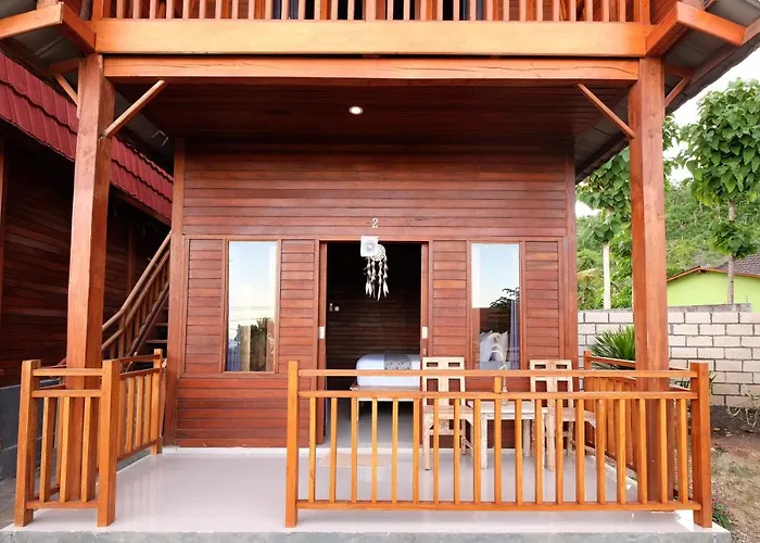 假日公园 Adara Huts 3*