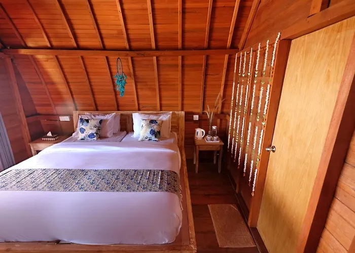 Adara Huts Ferienpark Batununggul