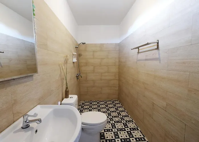 Adara Huts 3*